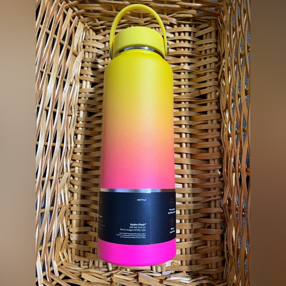 Hydro Flask - Picture 2 of 3